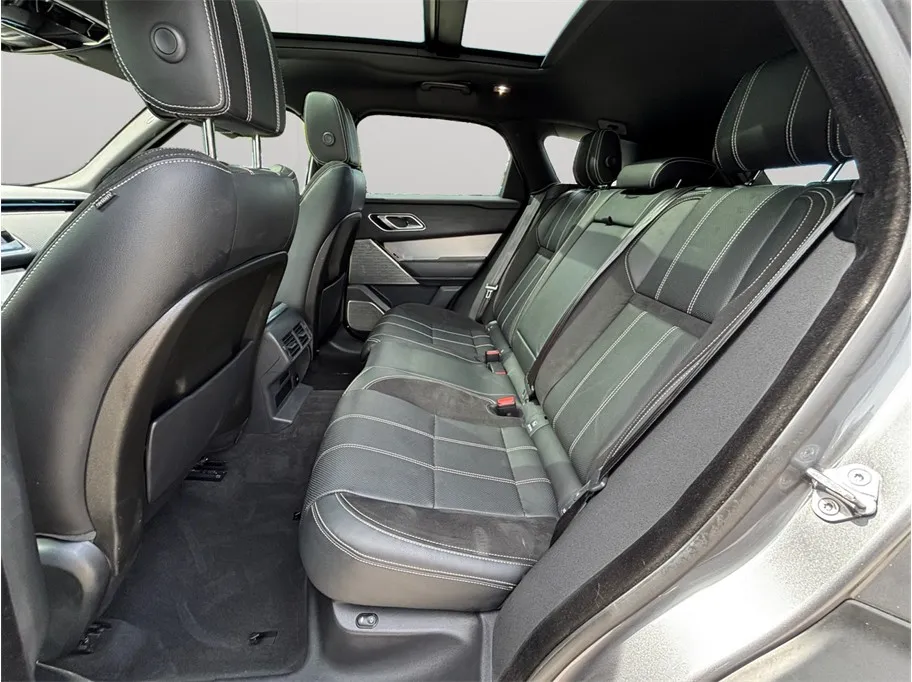 Land Rover Range Rover Velar photo 38