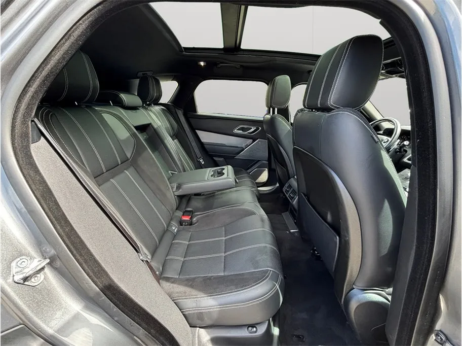 Land Rover Range Rover Velar photo 42