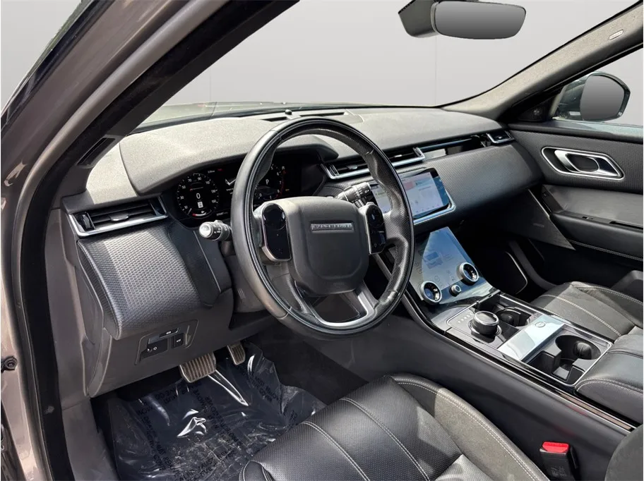 Land Rover Range Rover Velar photo 6