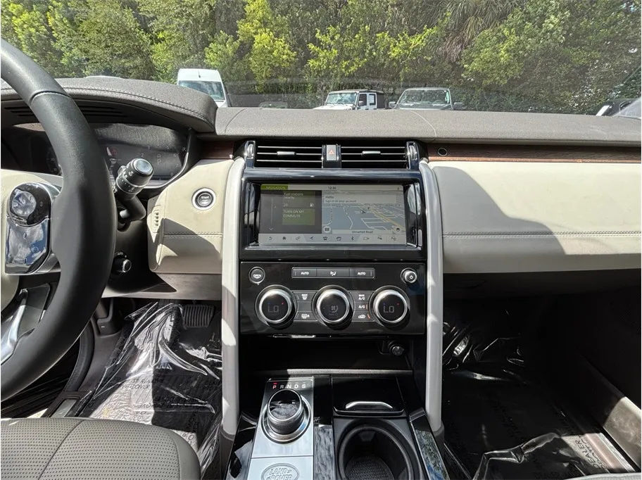 Land Rover Discovery photo 11