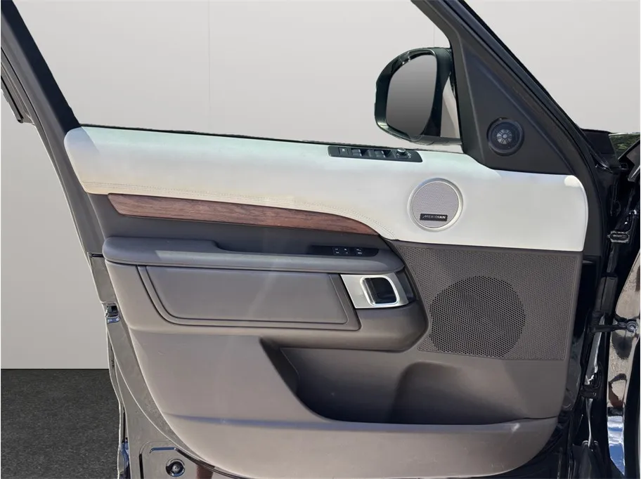 Land Rover Discovery photo 22