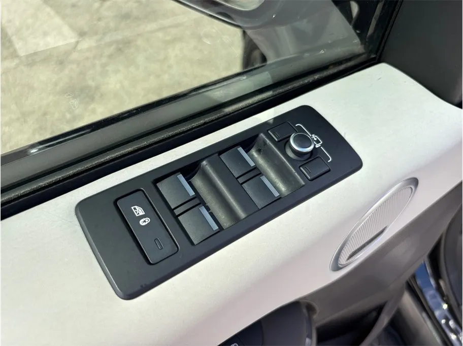 Land Rover Discovery photo 23