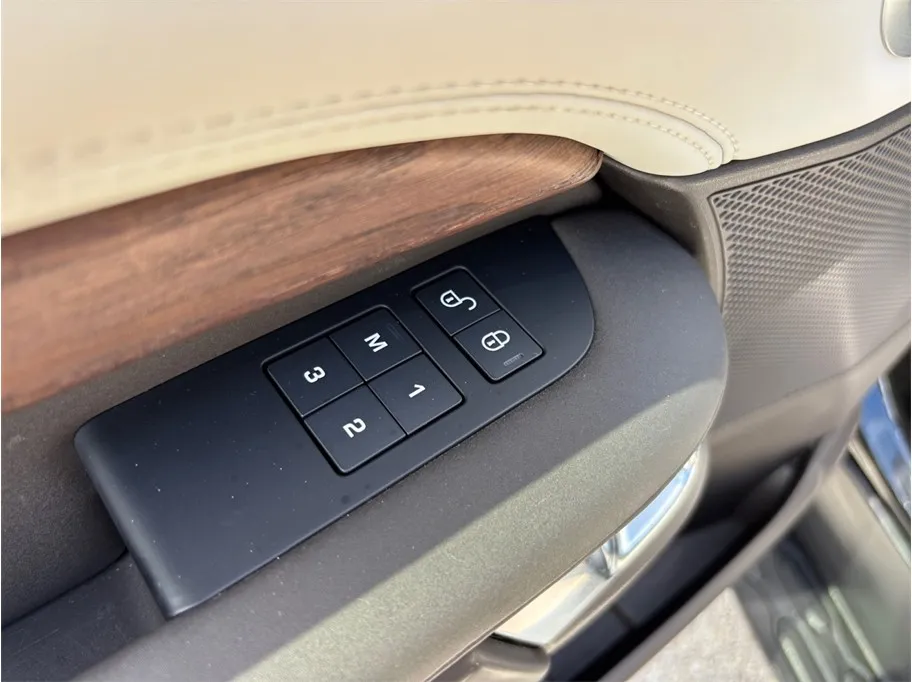 Land Rover Discovery photo 24