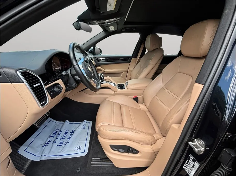 Porsche Cayenne photo 2