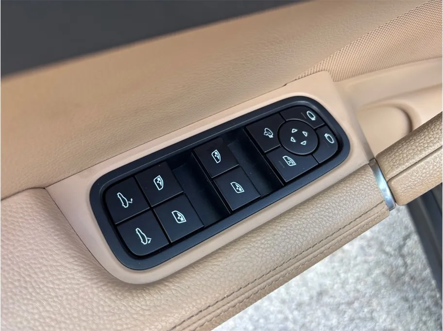 Porsche Cayenne photo 23