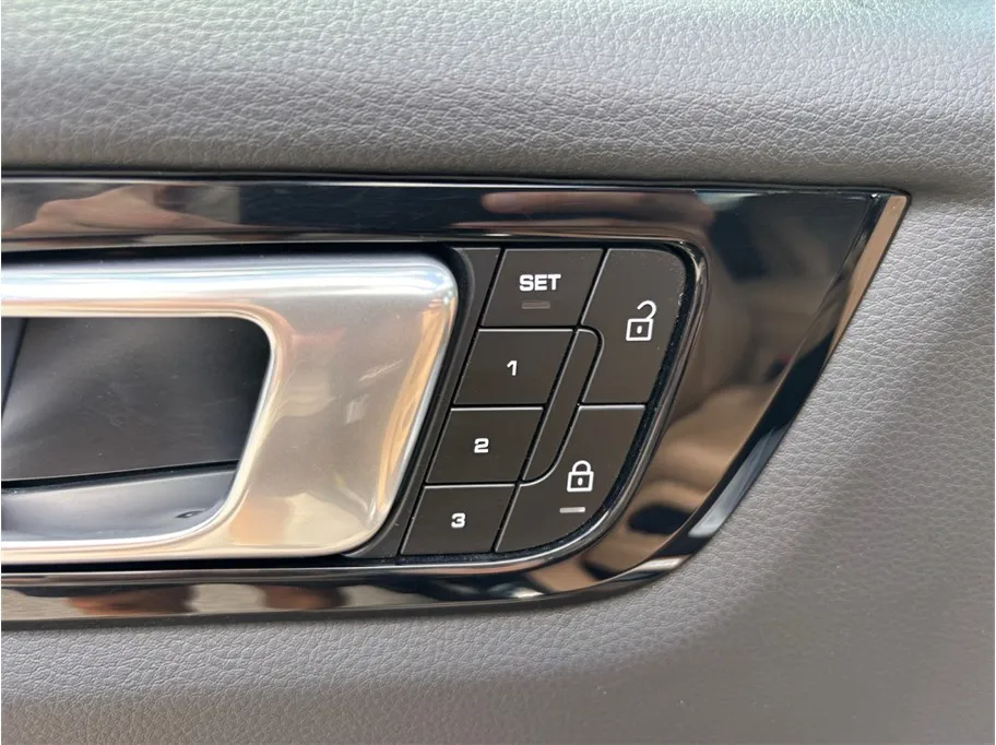 Porsche Cayenne photo 24