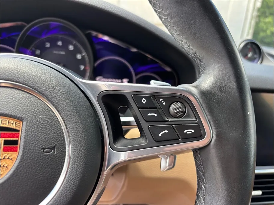 Porsche Cayenne photo 29