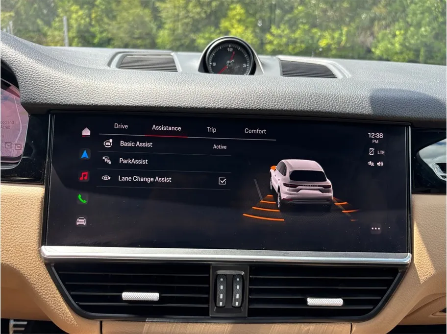 Porsche Cayenne photo 36