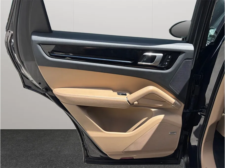 Porsche Cayenne photo 42