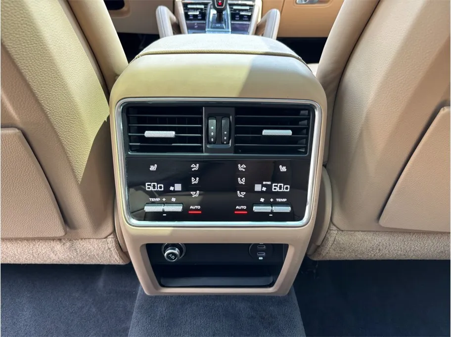 Porsche Cayenne photo 43