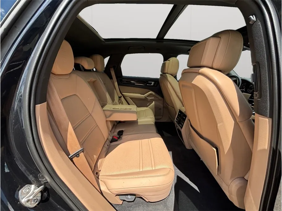 Porsche Cayenne photo 46