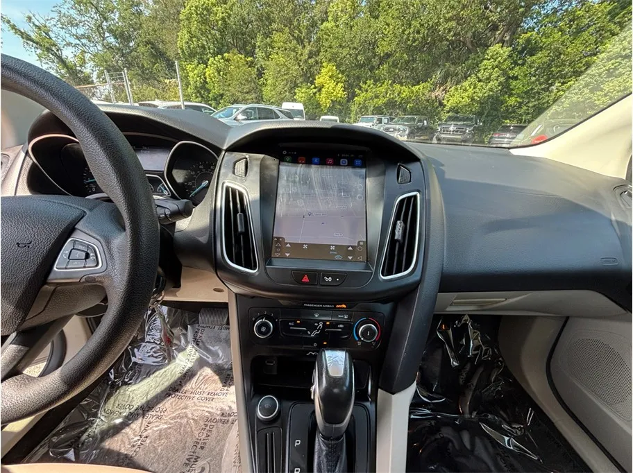 Ford Focus photo 11