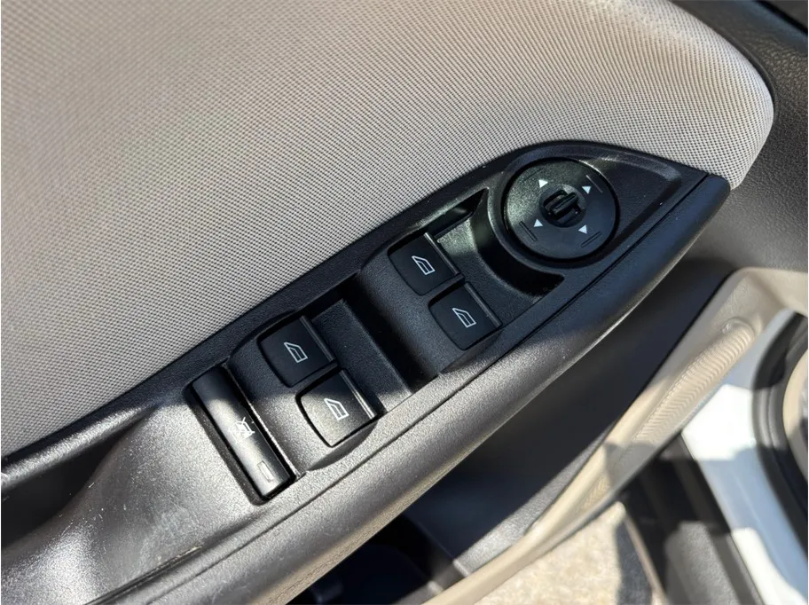 Ford Focus photo 16