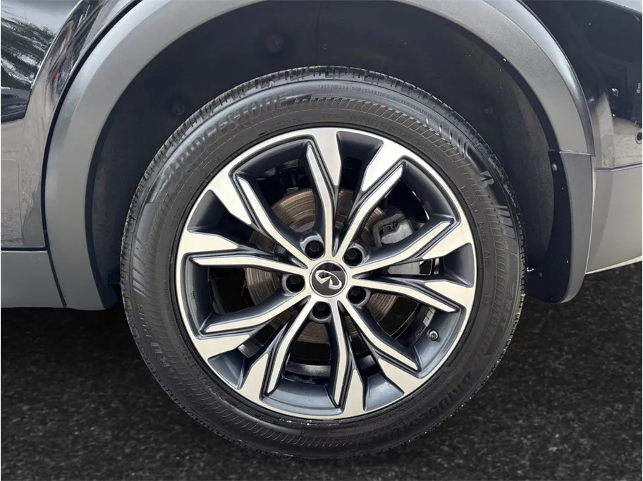 Infiniti QX30 photo 15