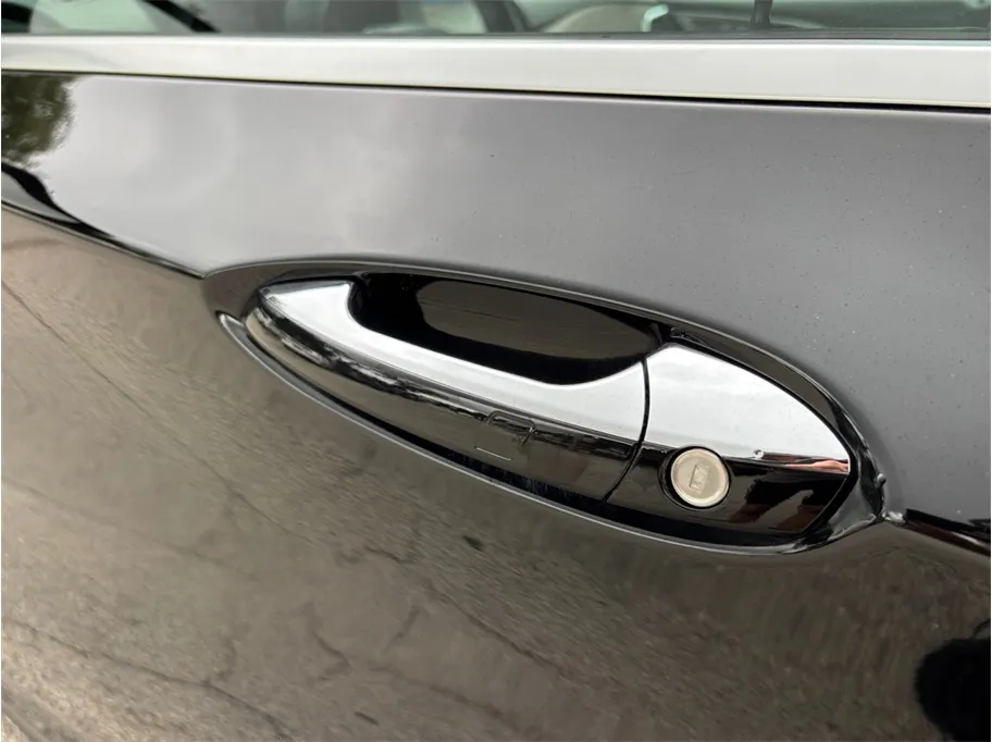 Infiniti QX30 photo 17
