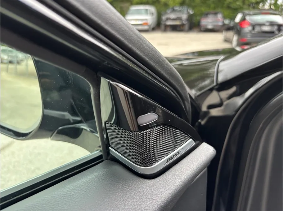 Infiniti QX30 photo 18
