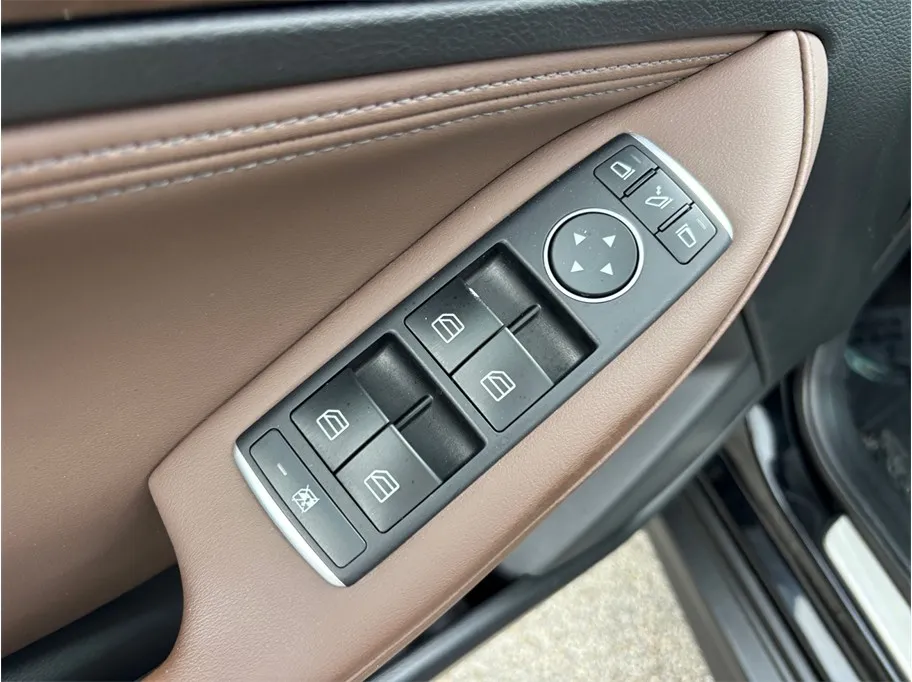Infiniti QX30 photo 22