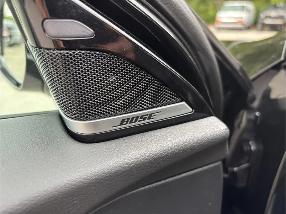 Infiniti QX30 photo 23