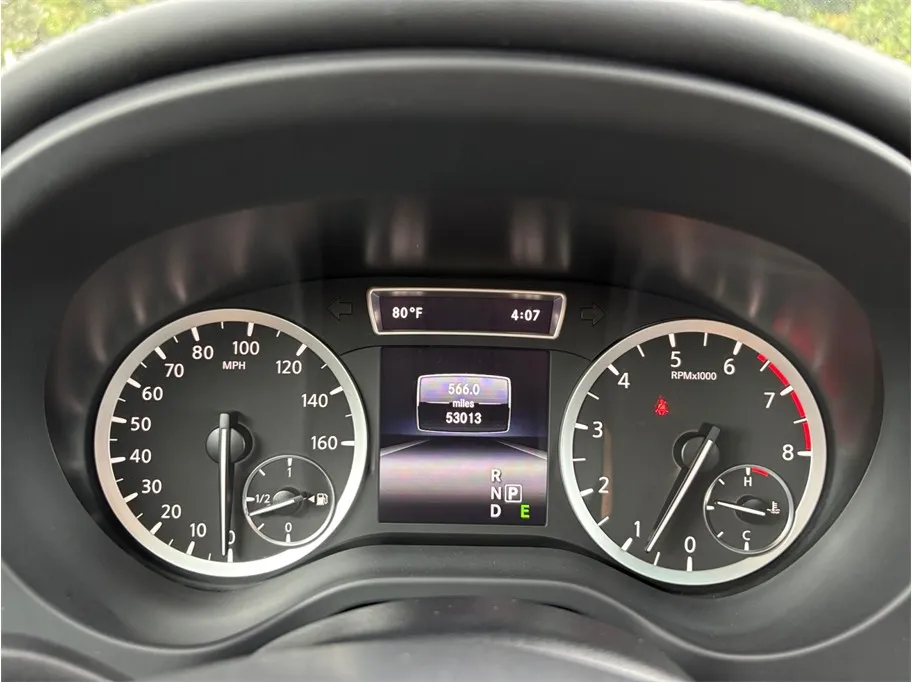 Infiniti QX30 photo 24