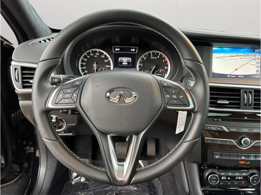 Infiniti QX30 photo 25