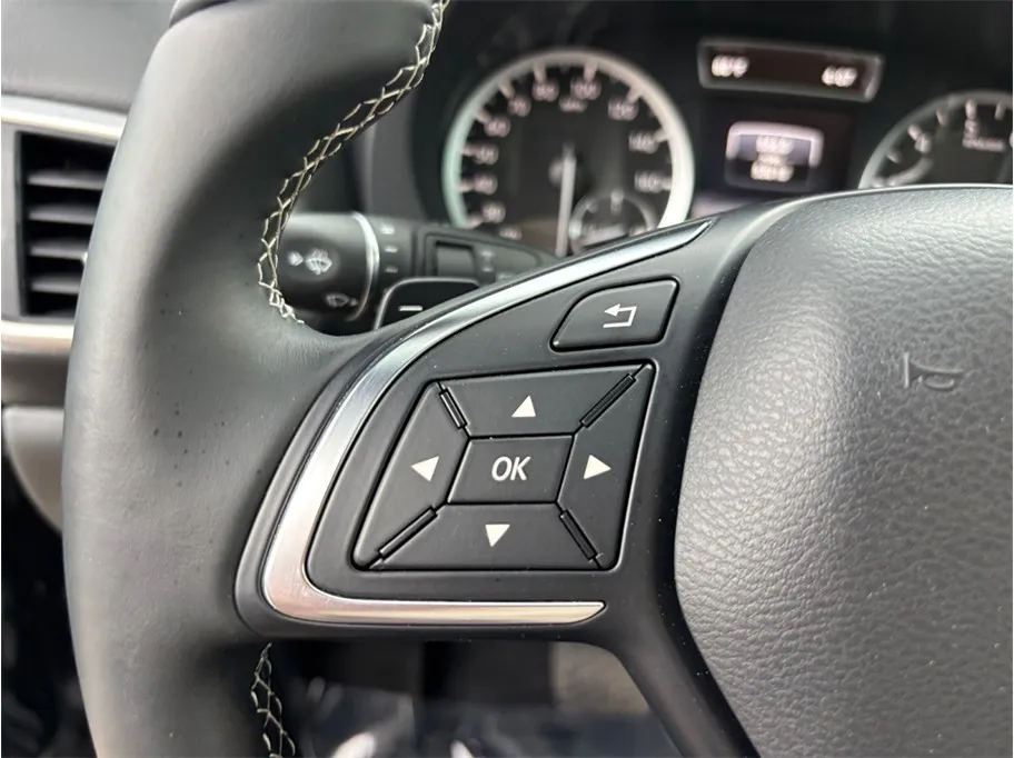 Infiniti QX30 photo 26