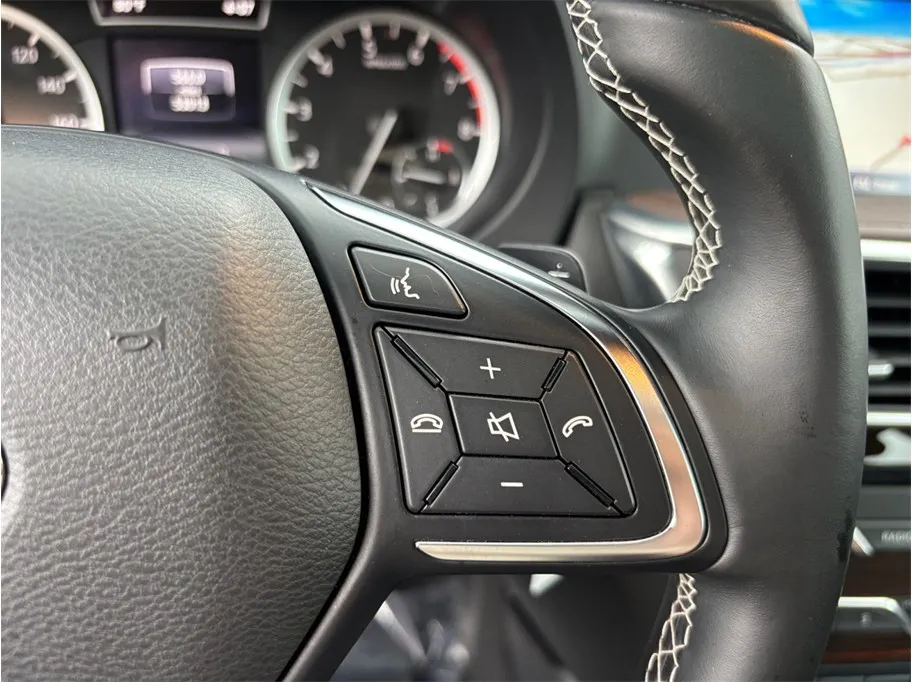 Infiniti QX30 photo 27
