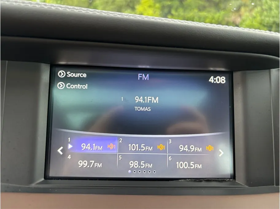 Infiniti QX30 photo 28