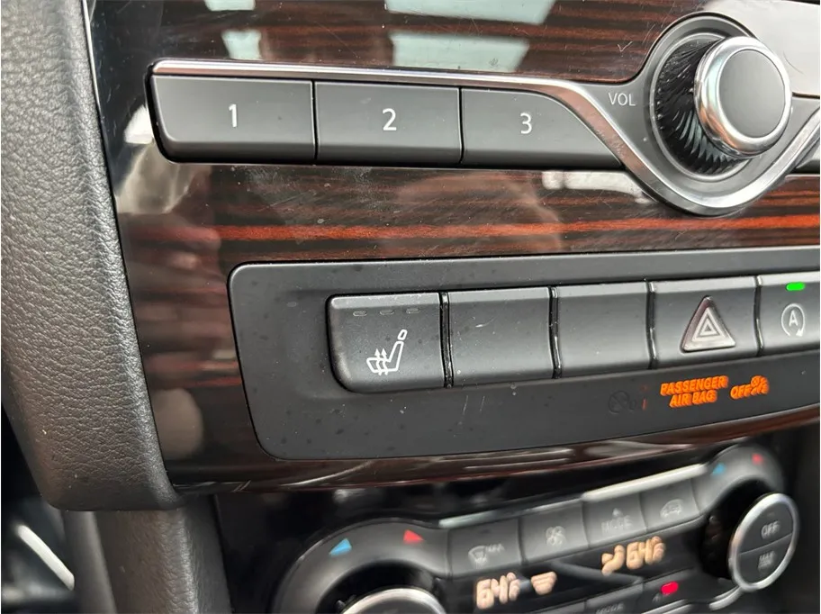 Infiniti QX30 photo 30