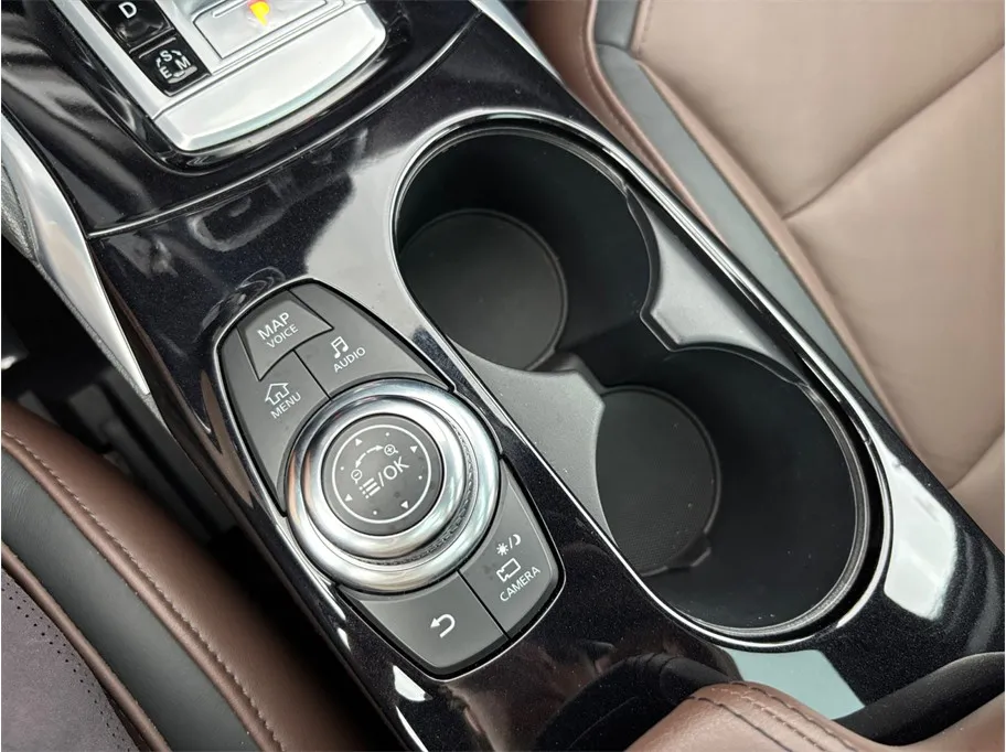 Infiniti QX30 photo 31