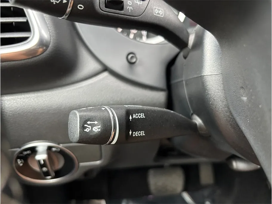 Infiniti QX30 photo 33