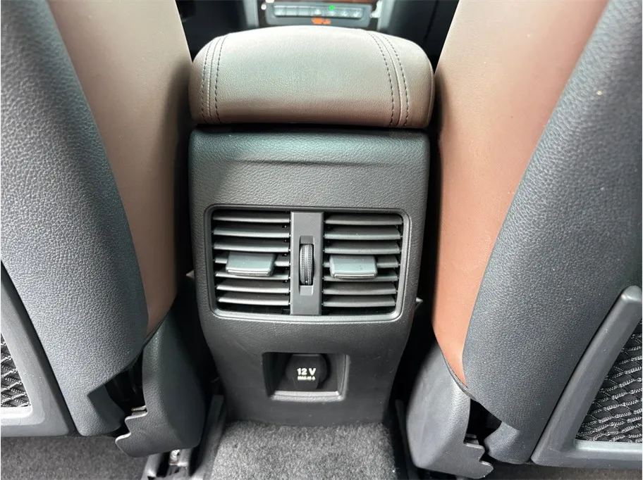 Infiniti QX30 photo 38