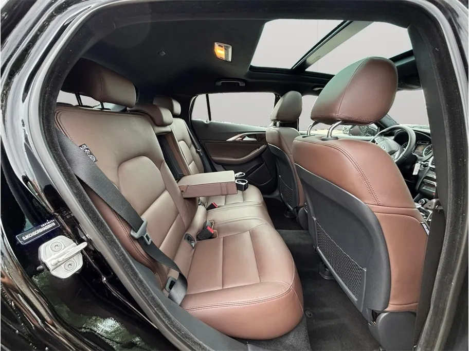 Infiniti QX30 photo 40