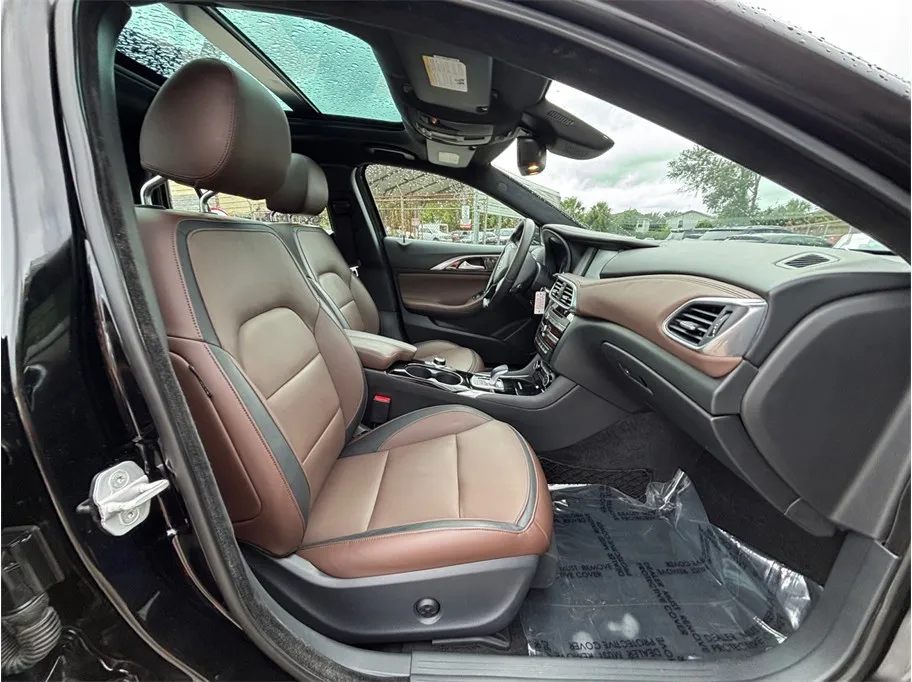 Infiniti QX30 photo 41