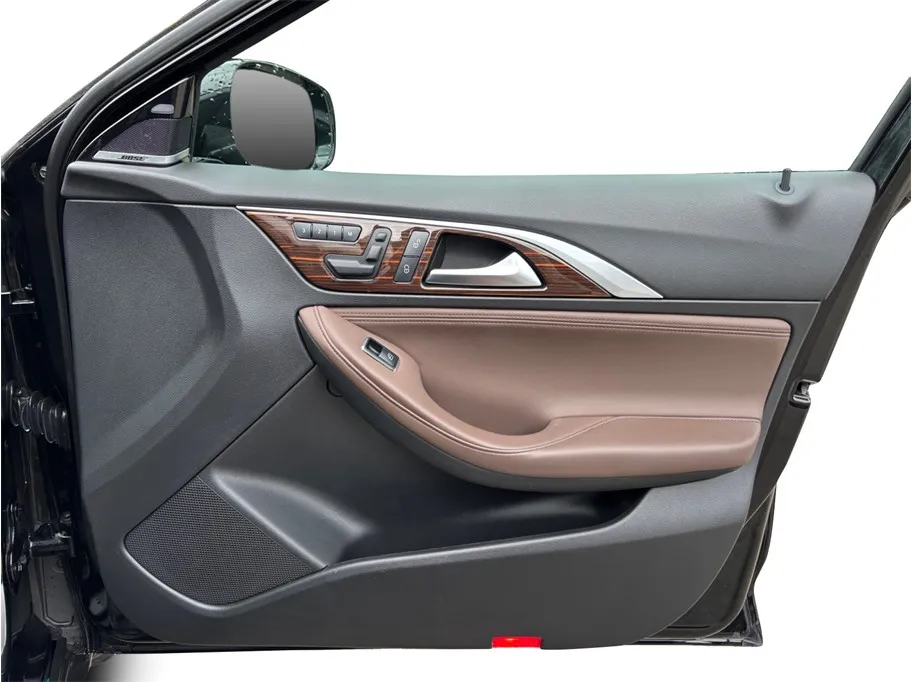 Infiniti QX30 photo 43