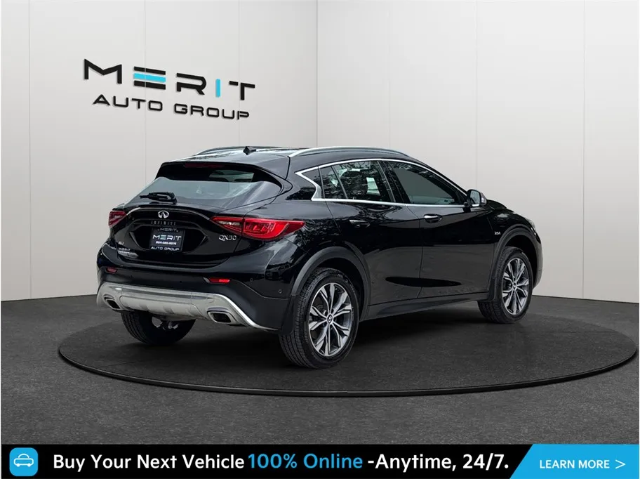 Infiniti QX30 photo 9