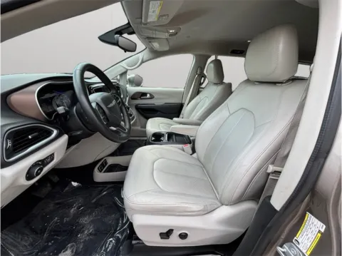 Photos of 2018 Chrysler Pacifica Touring L Minivan 4D for sale in Jacksonville, FL at Merit Auto Group Atlantic