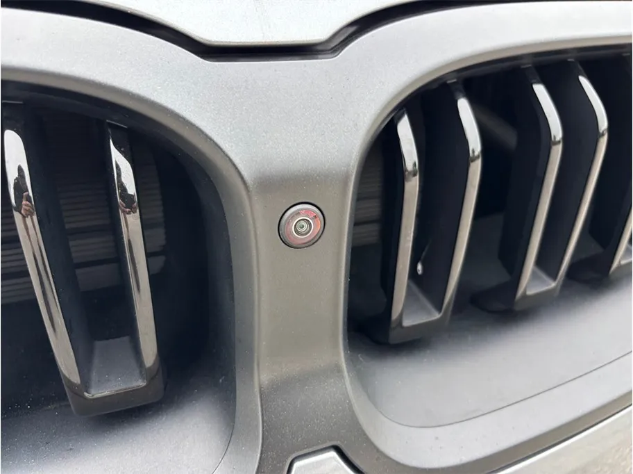 BMW 8 Series photo 15