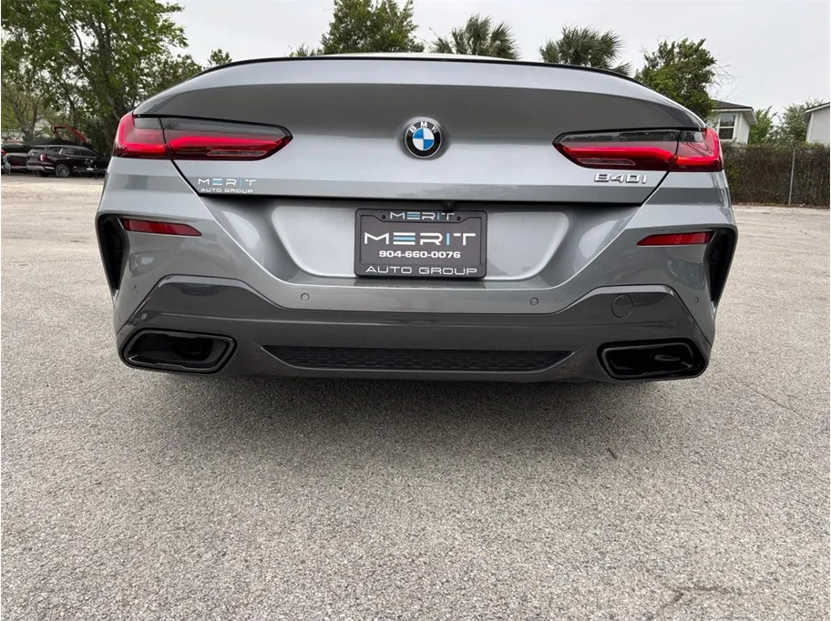 BMW 8 Series photo 18