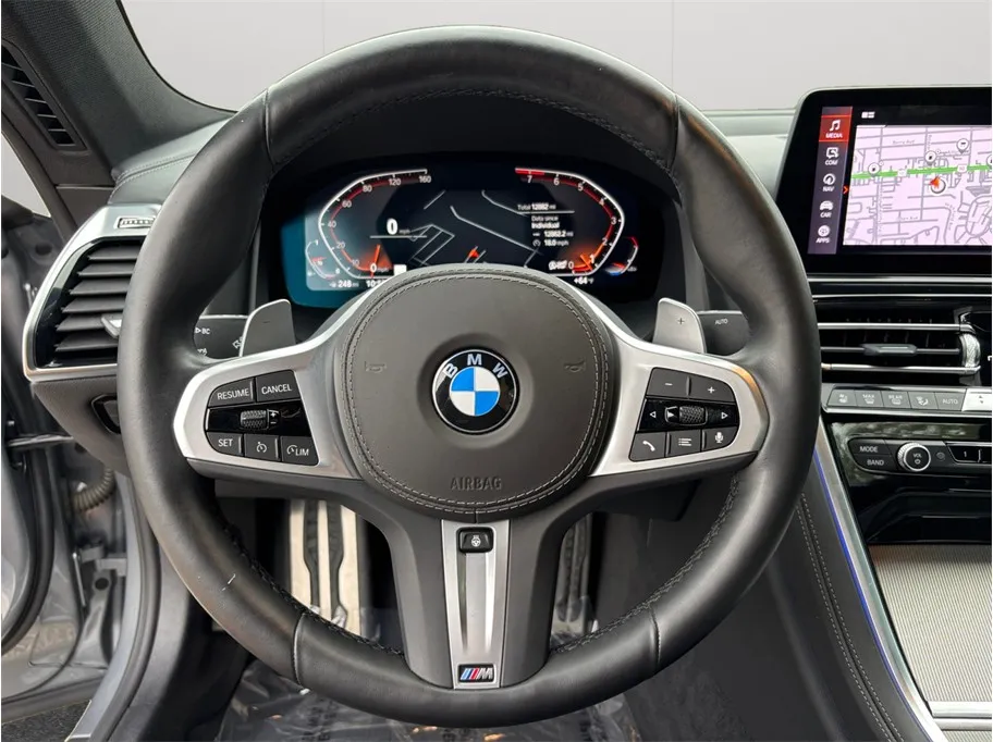 BMW 8 Series photo 30