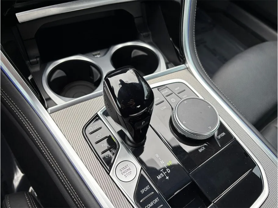 BMW 8 Series photo 42