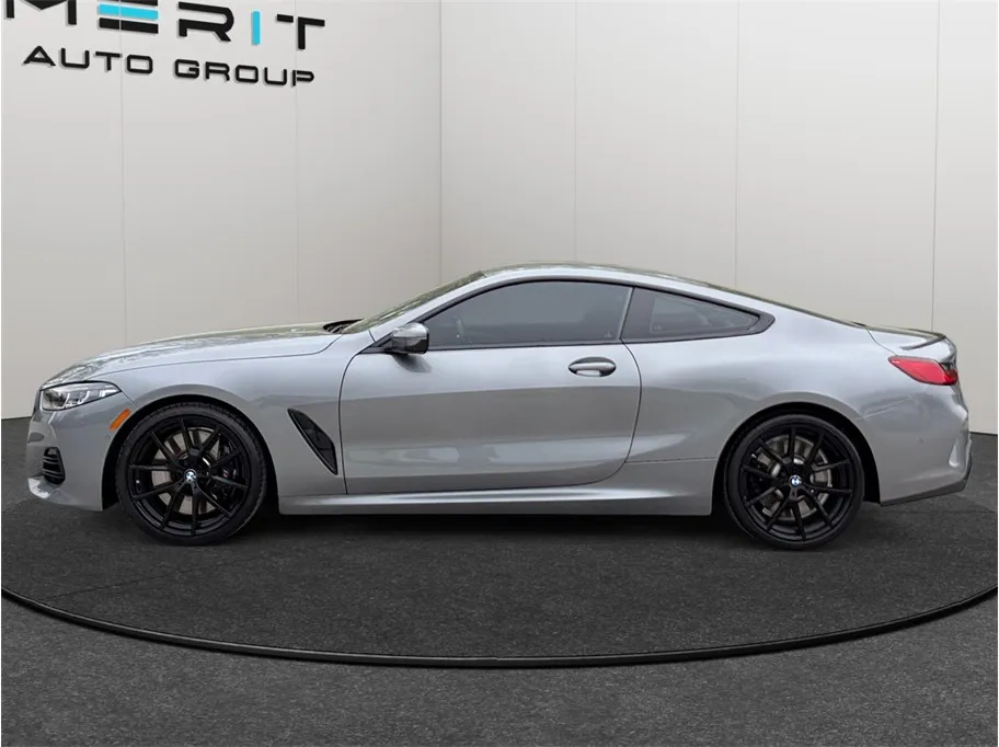 BMW 8 Series photo 5