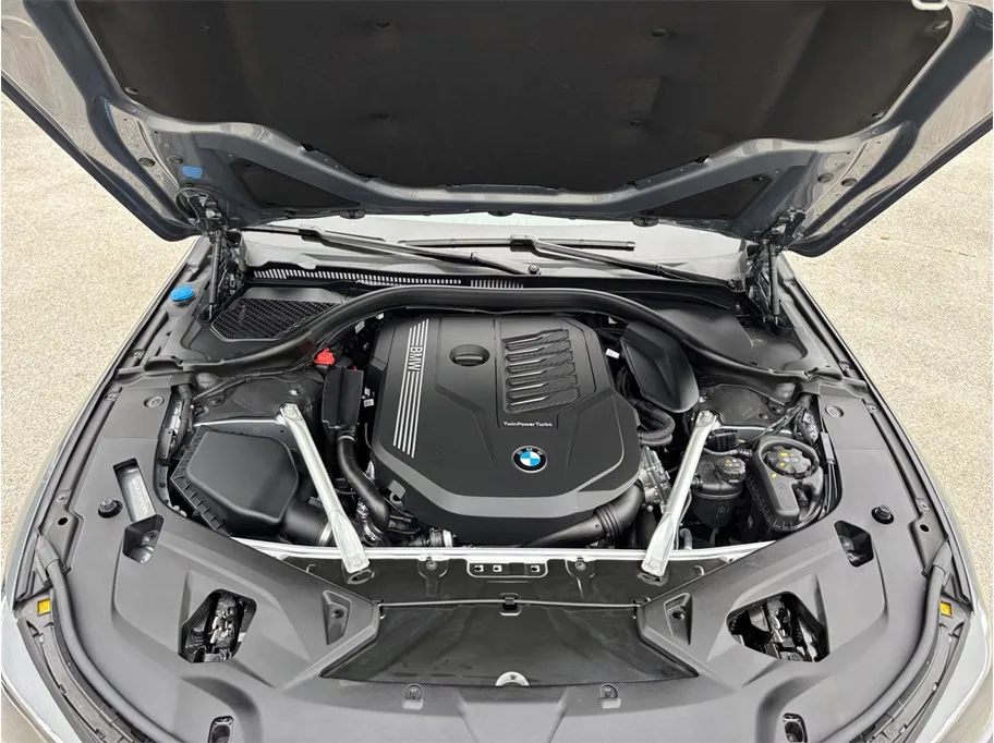 BMW 8 Series photo 53