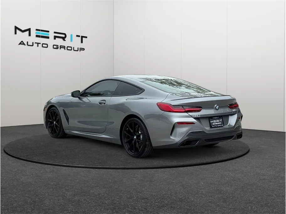 BMW 8 Series photo 7