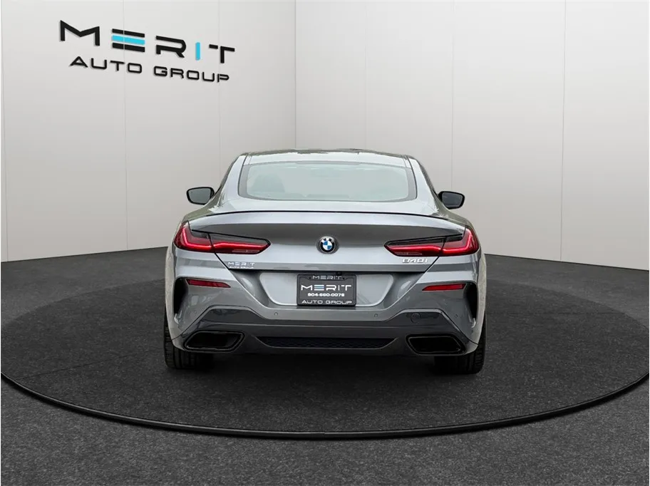 BMW 8 Series photo 8