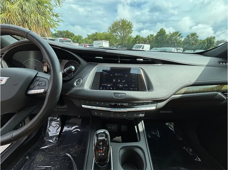 Cadillac XT4 photo 11