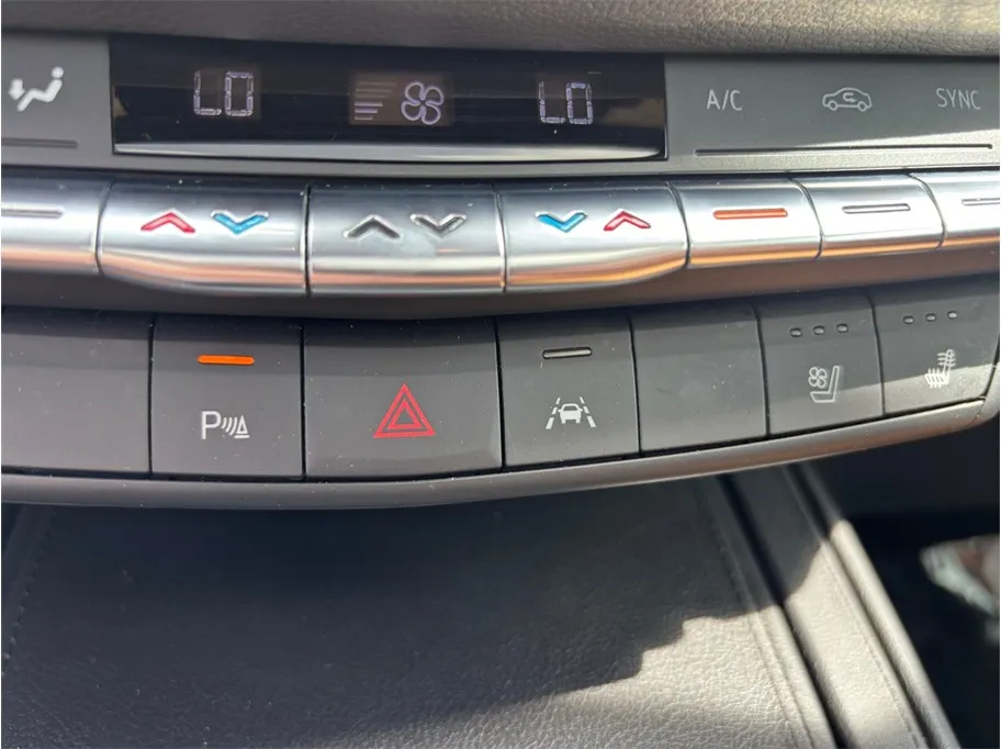 Cadillac XT4 photo 35