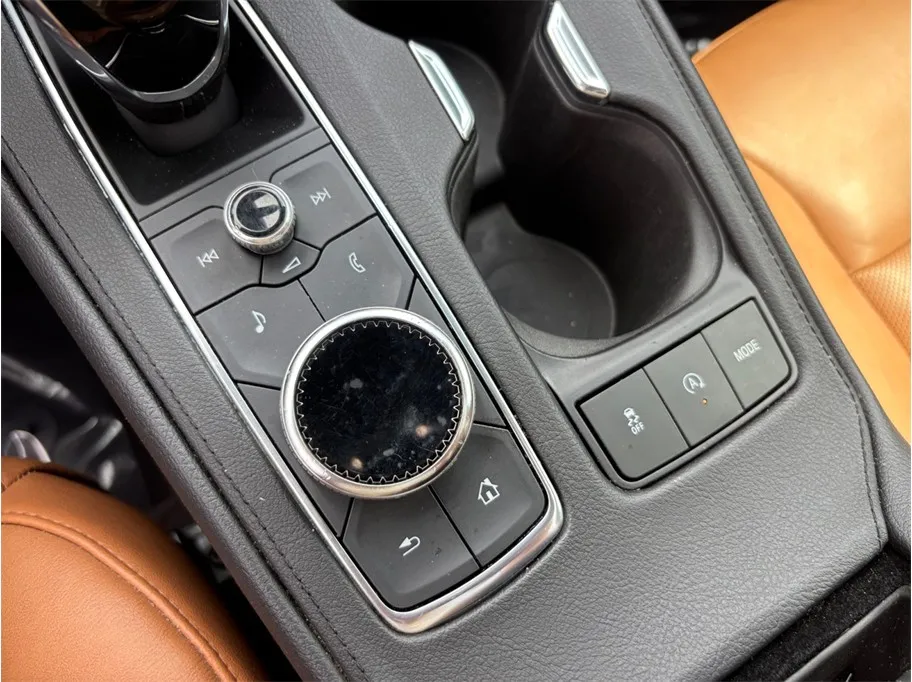 Cadillac XT4 photo 36