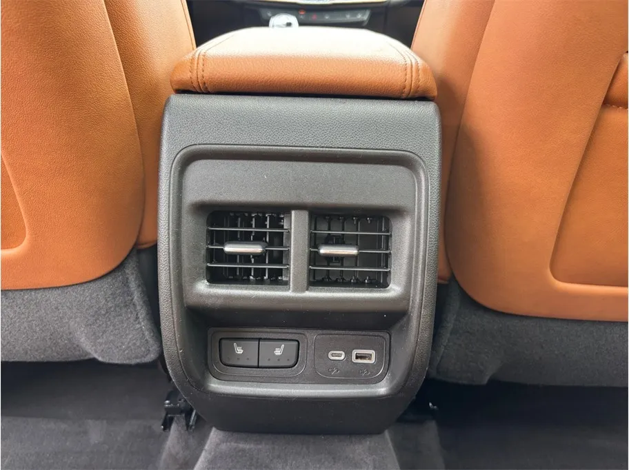 Cadillac XT4 photo 42