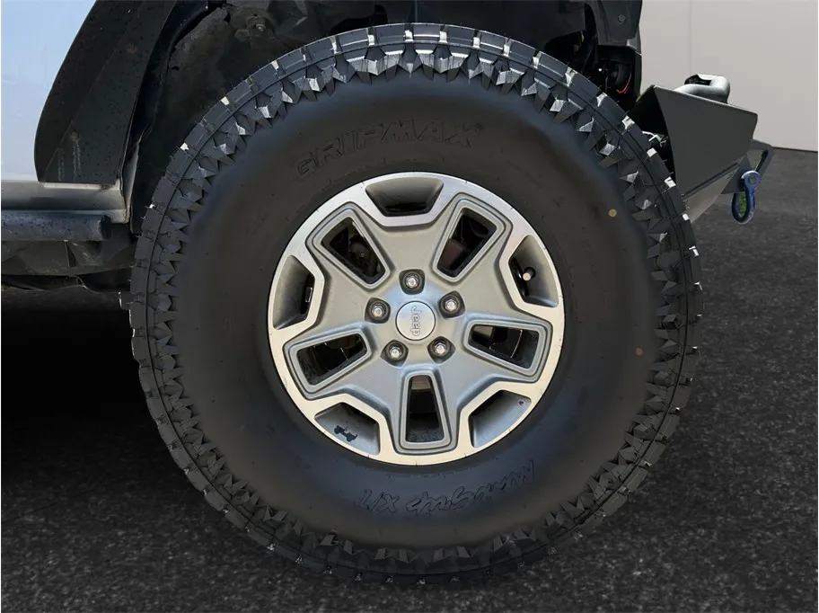 Jeep Wrangler photo 12