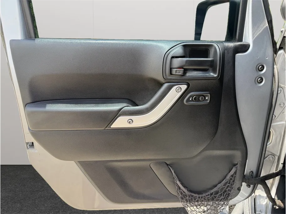Jeep Wrangler photo 20